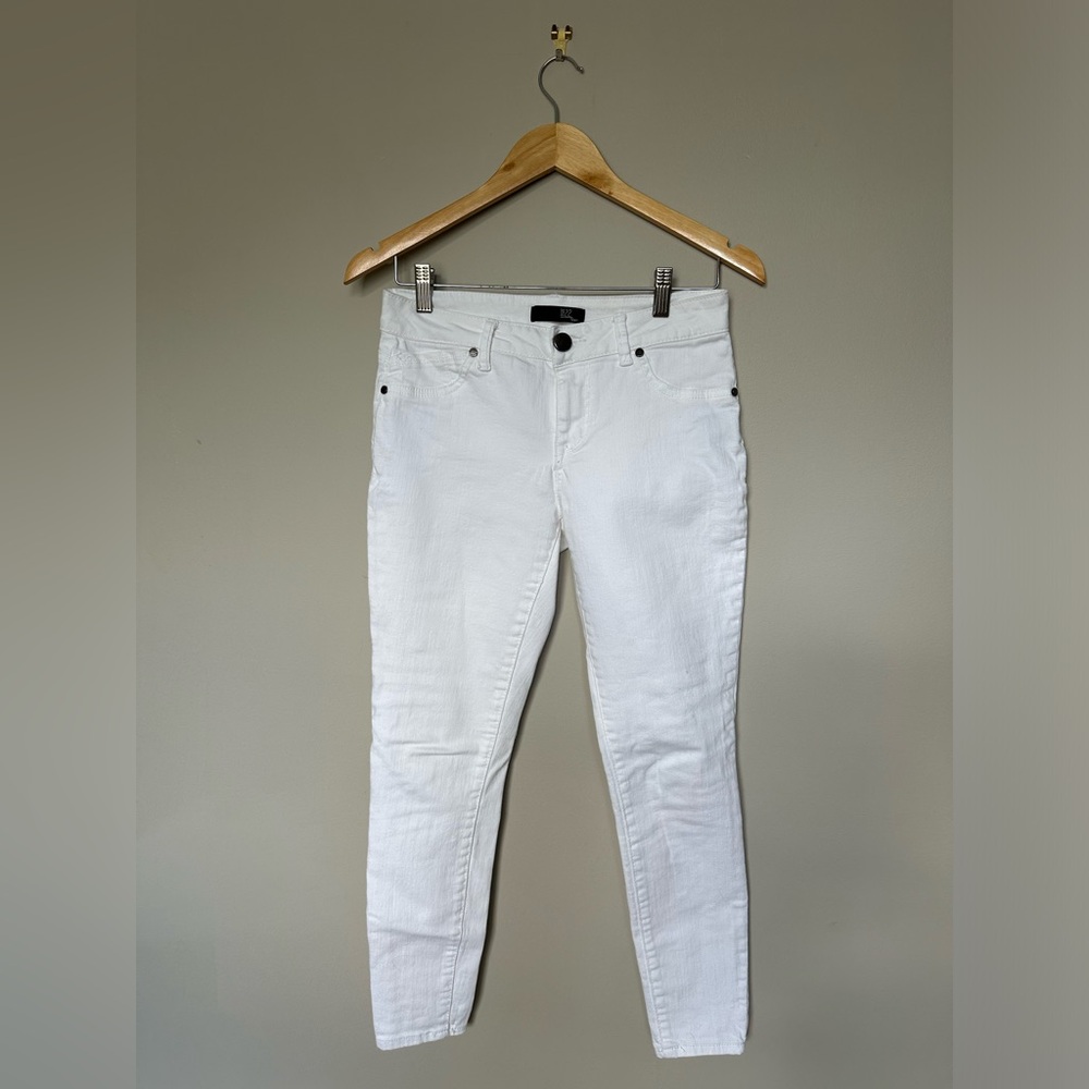 Women’s White denim jeans size 4 1822 brand